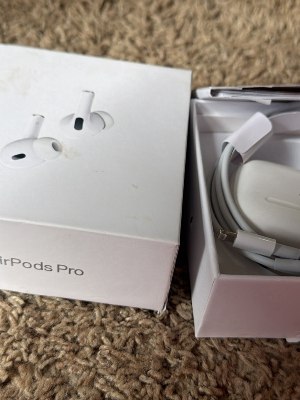 Apple White AirPods Pro with Charging Case and Lightning Cable